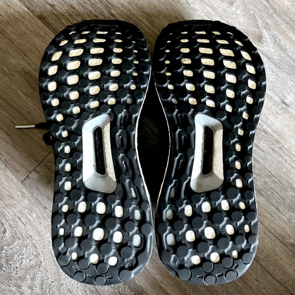 Adidas women’s ultra boost. All black with white soles. Size 8. - Picture 4 of 7